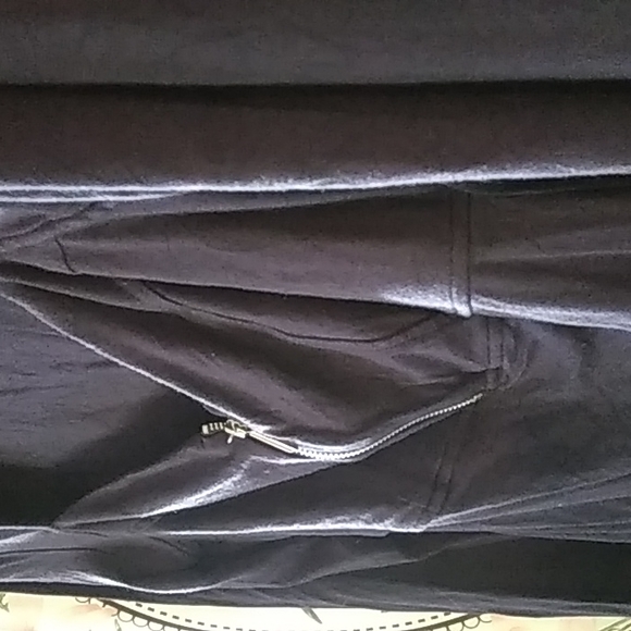 Sexy Zipper Front Top - Picture 3 of 4